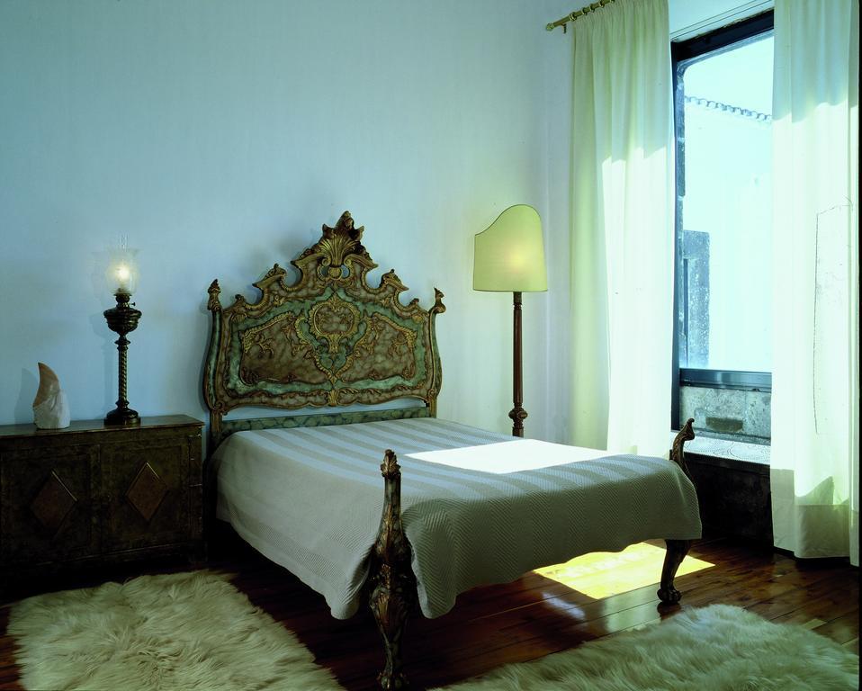 Convento de São Francisco Vila Franca do Campo Quarto foto